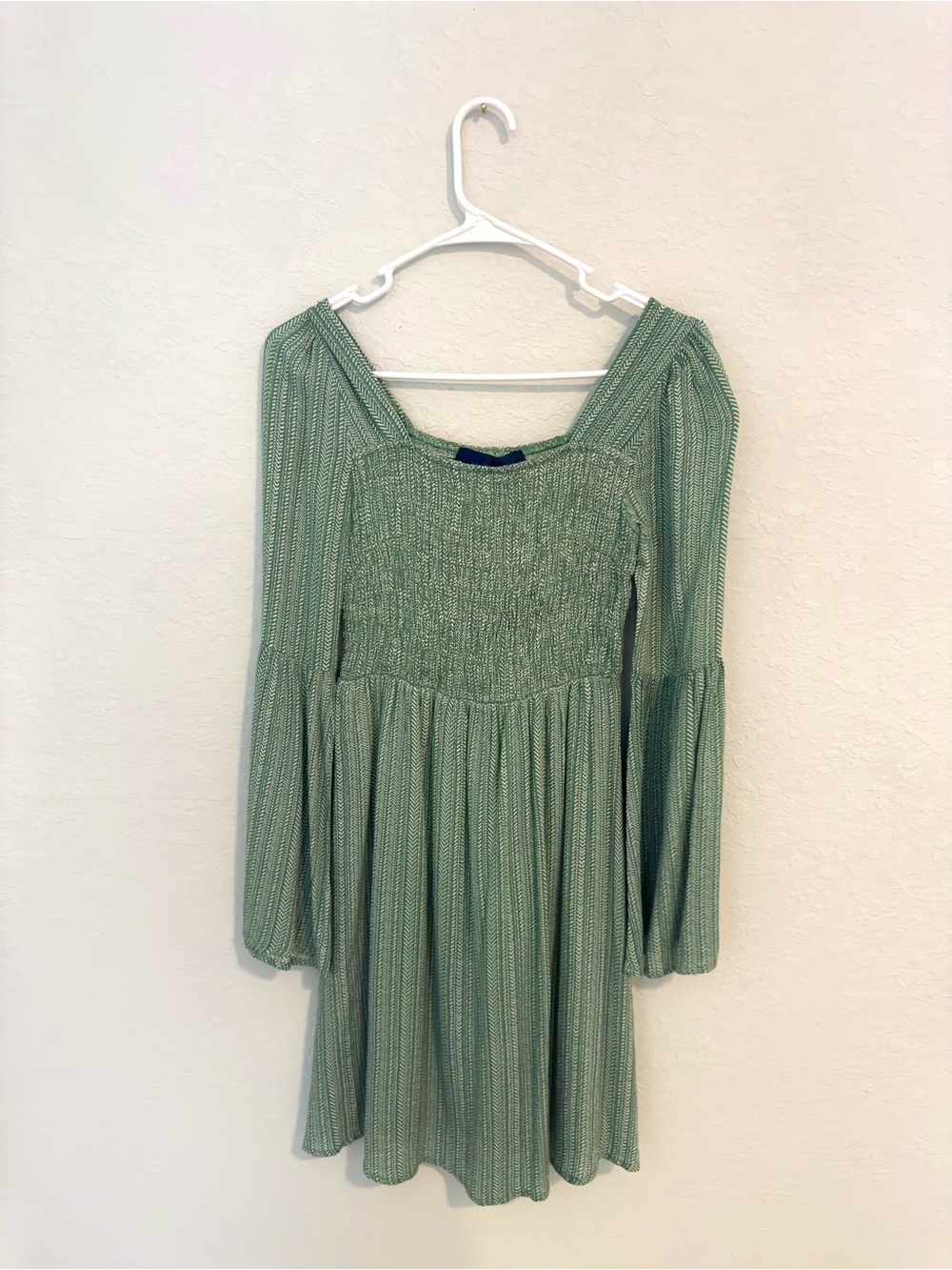 Green Long-Sleeve Square Neck Women's Dress